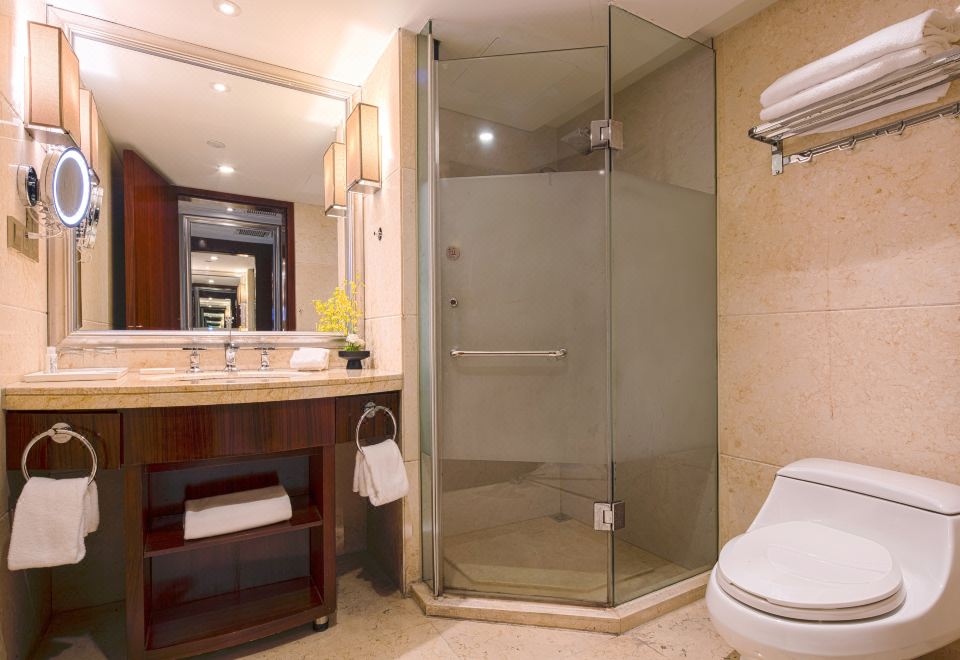 GRAND NEW CENTURY RESORT Siming Lake YuyaoSuperior Lake-view Queen Room