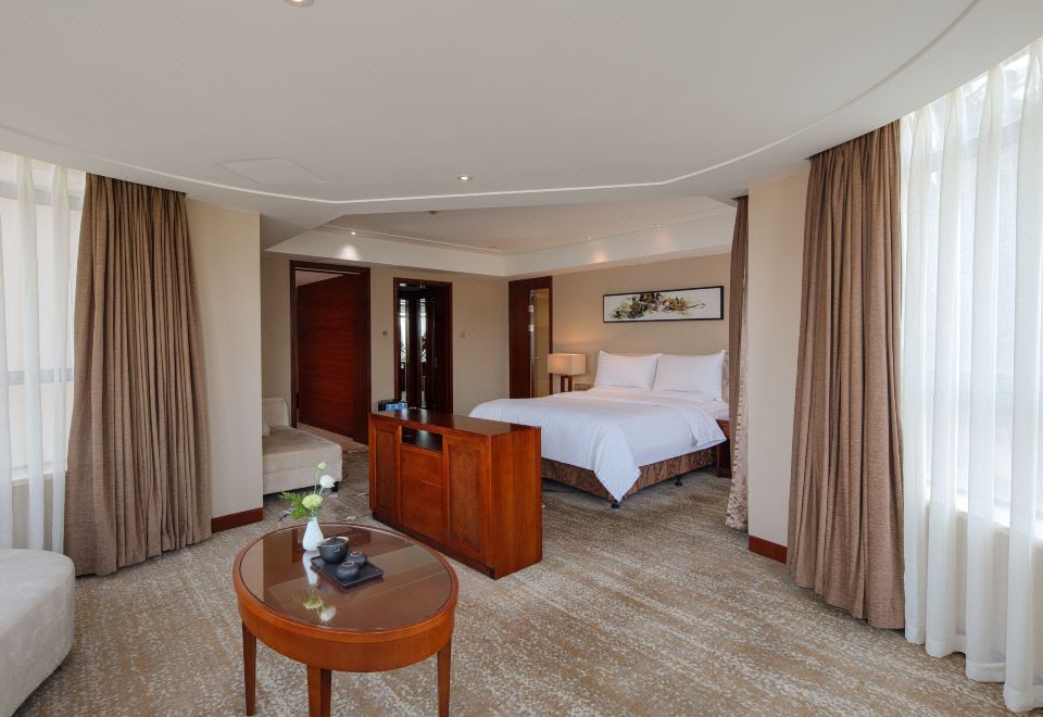 豪華湖景家庭套房