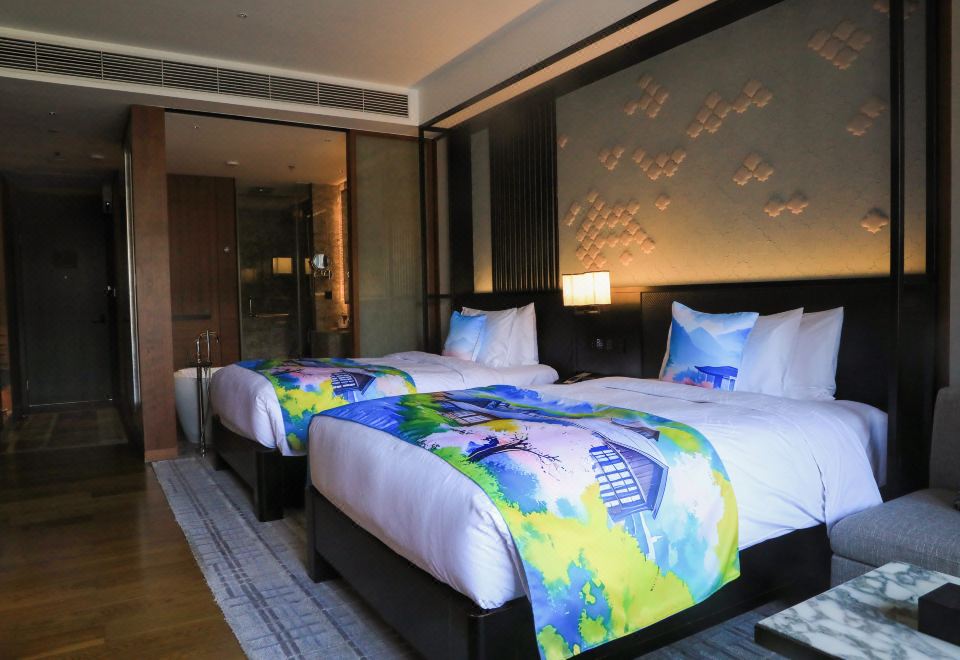 Xianghu Xiaoyao ManorFairyland AI Family Interaction Twin Room (AI Creation + MR Floor Projection Game)