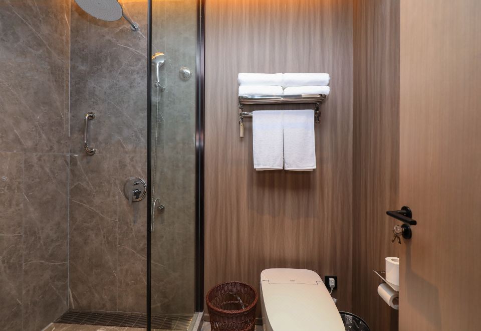 親子家庭房（智能馬桶窗簾+小帳篷滑滑梯+小童洗漱用品