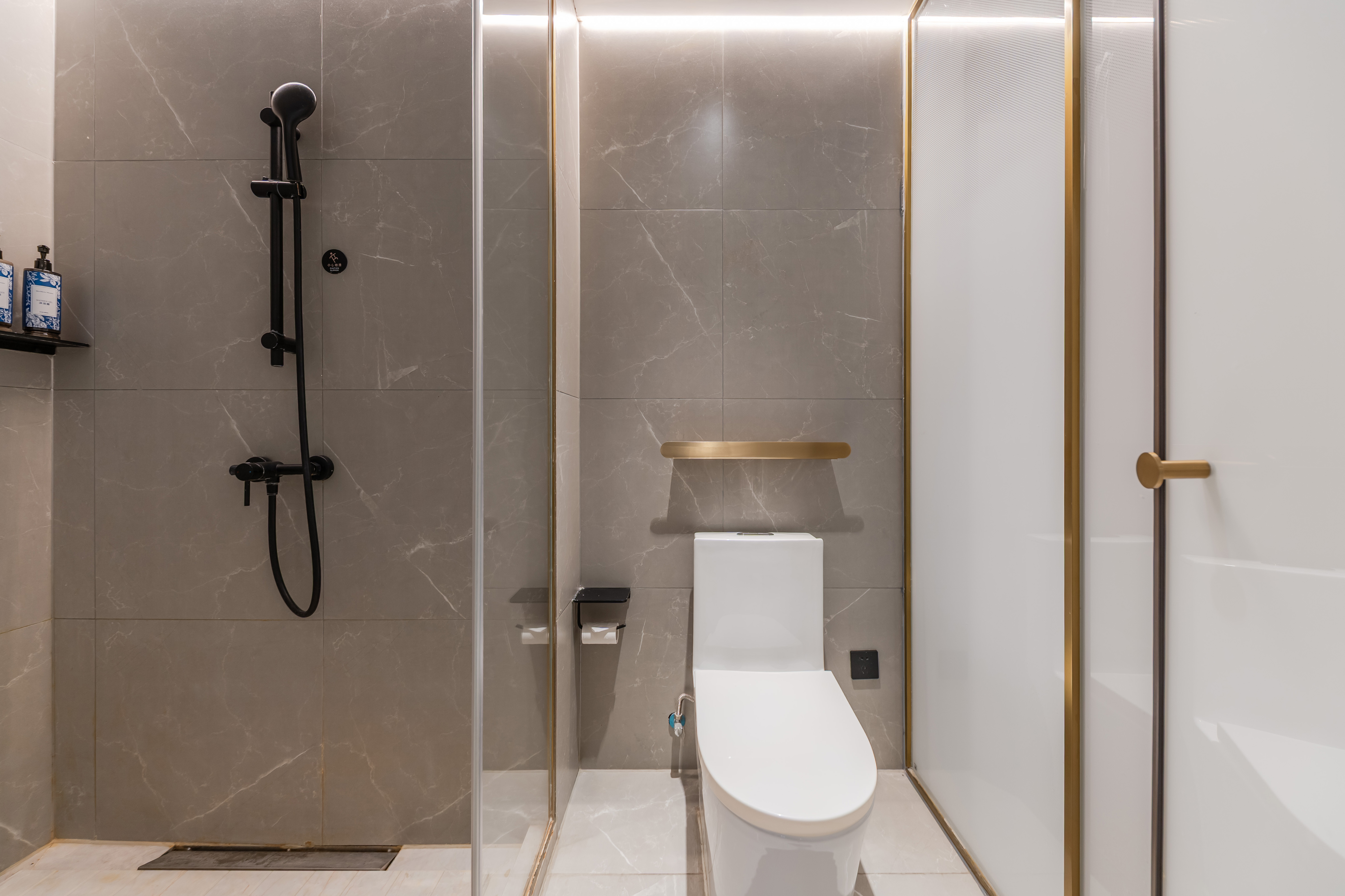 套房（智能投屏+徕芬吹风机）