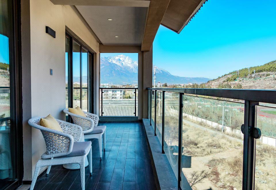 雪山全景雙卧套房