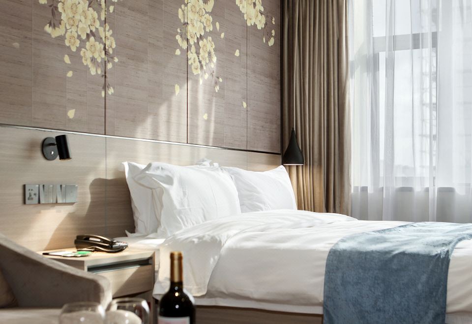 豪华双榻大床房（阳光大窗丨私享浴缸丨悠享体验）