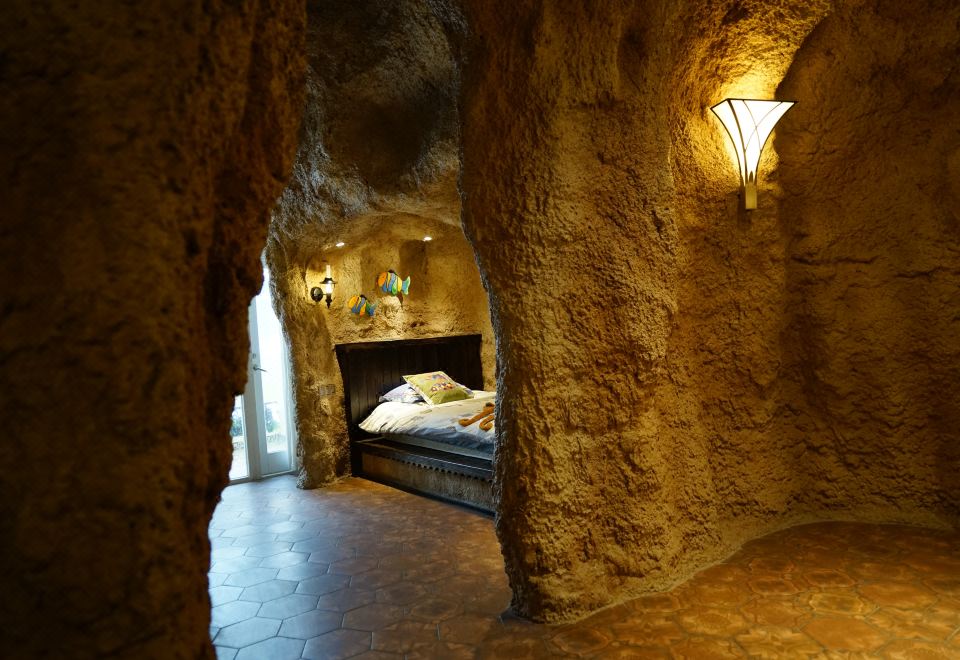 內景深海巖洞豪華親子套房