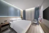 Yining Colorful Flower City Hotel (Liuxing Street Scenic Area)