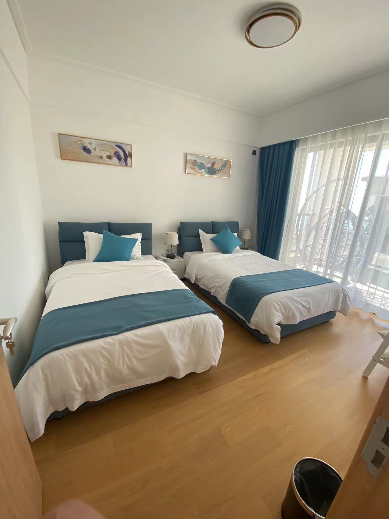 豪华湖景叠院二室二衞标间套房