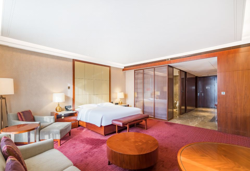 度假尊享大床房（全景明窗+会客沙发+私享熨烫机）