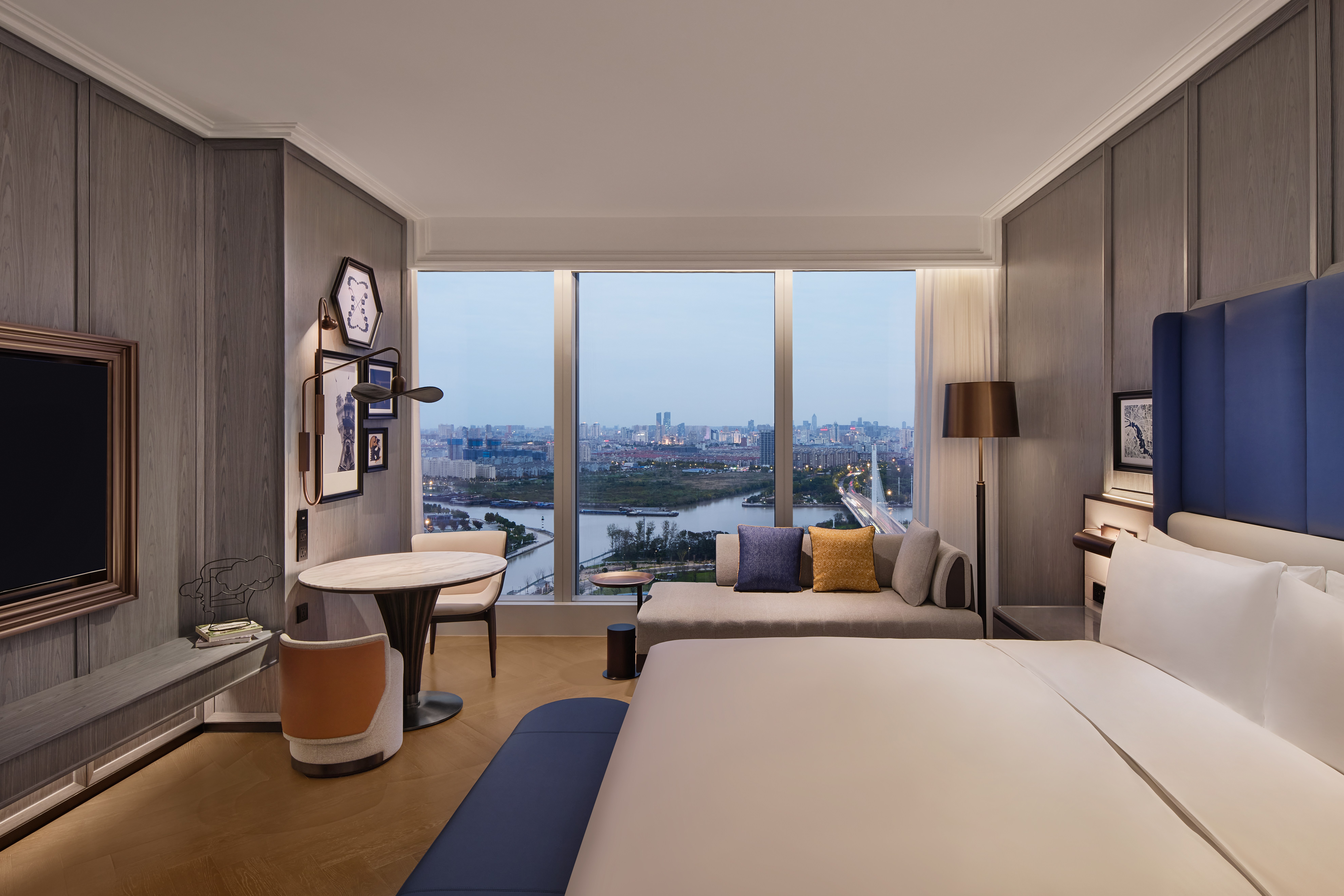 豪华运河景大床房