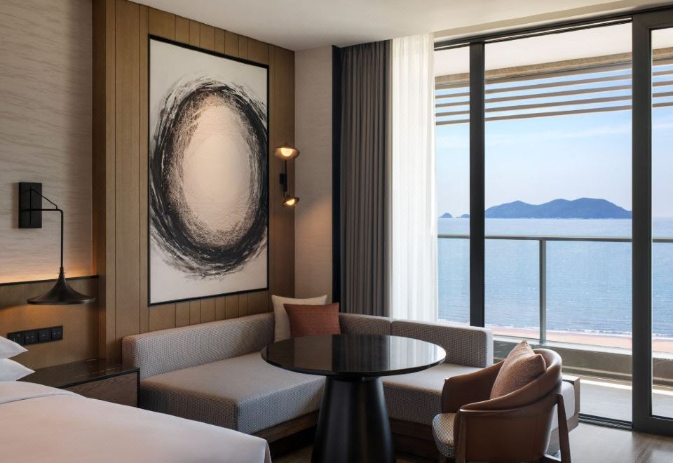 Sheraton Ningbo Xiangshan ResortSea-View Family Two-Bedroom Interconnecting Room