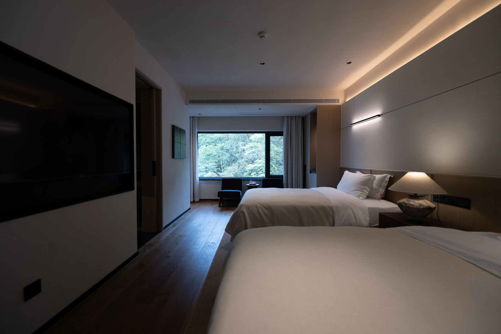 Yuanshanlian Mountain-View Balcony Courtyard Private Hot Spring Room (Twin Bed)