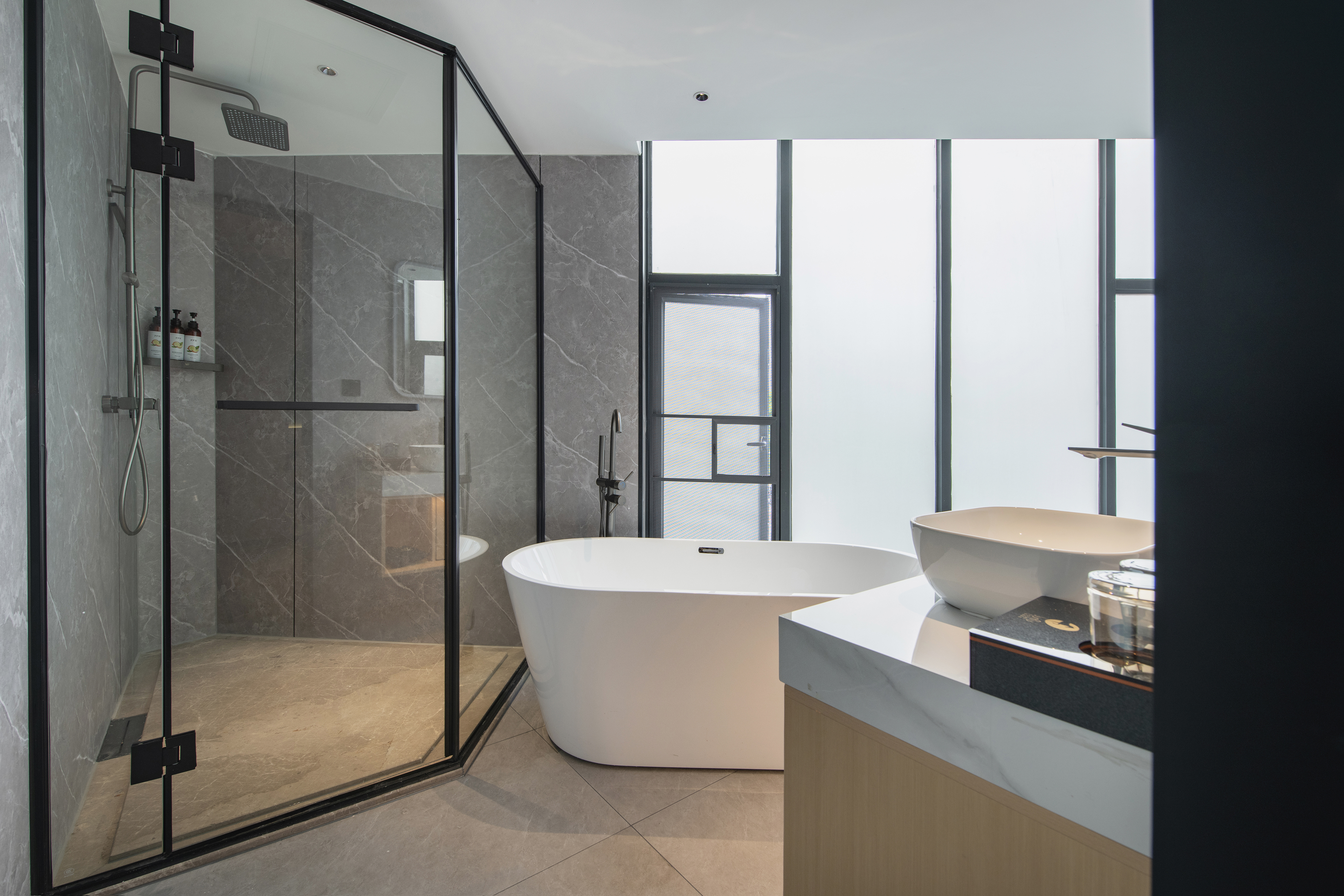 泡泡浴大床房【浪漫浴缸+明亮視野】