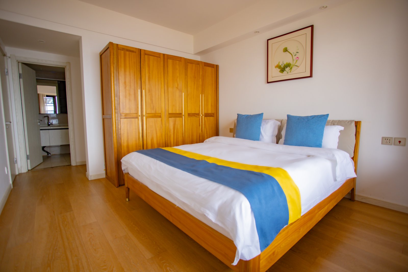 至尊湖景二室二衞套房A（阳台+冰箱+洗衣机+浴缸）