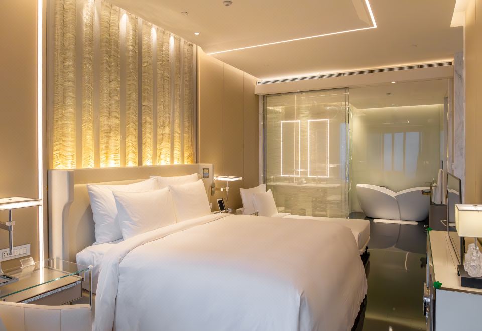 外滩景观云上家庭套房