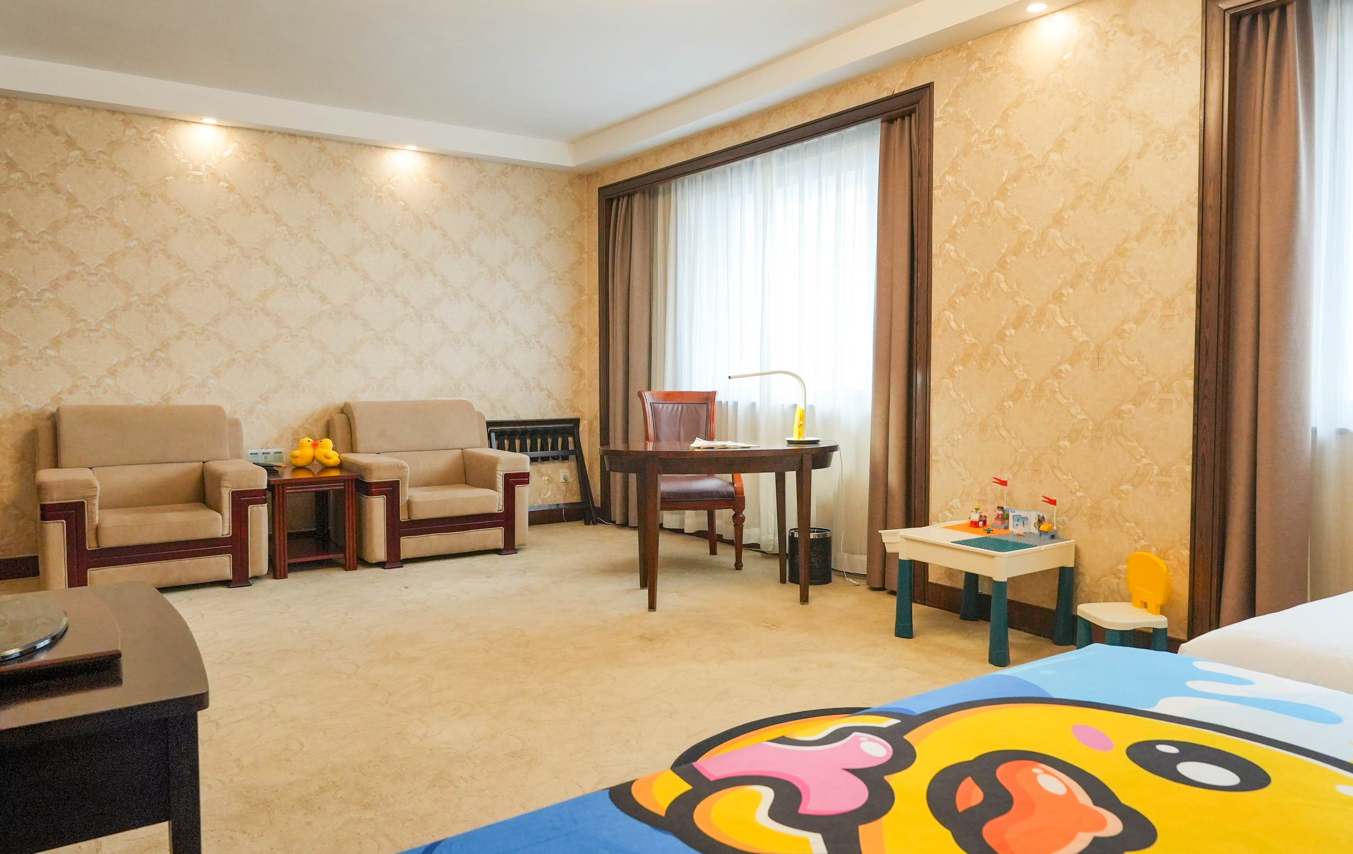 小黄鸭主题亲子房