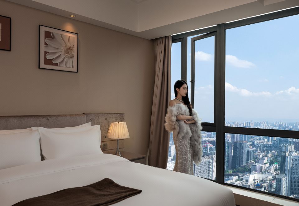 Lanyue Two-Bedroom Executive Suite (Tianfu City View + Tub + Washer-Dryer)