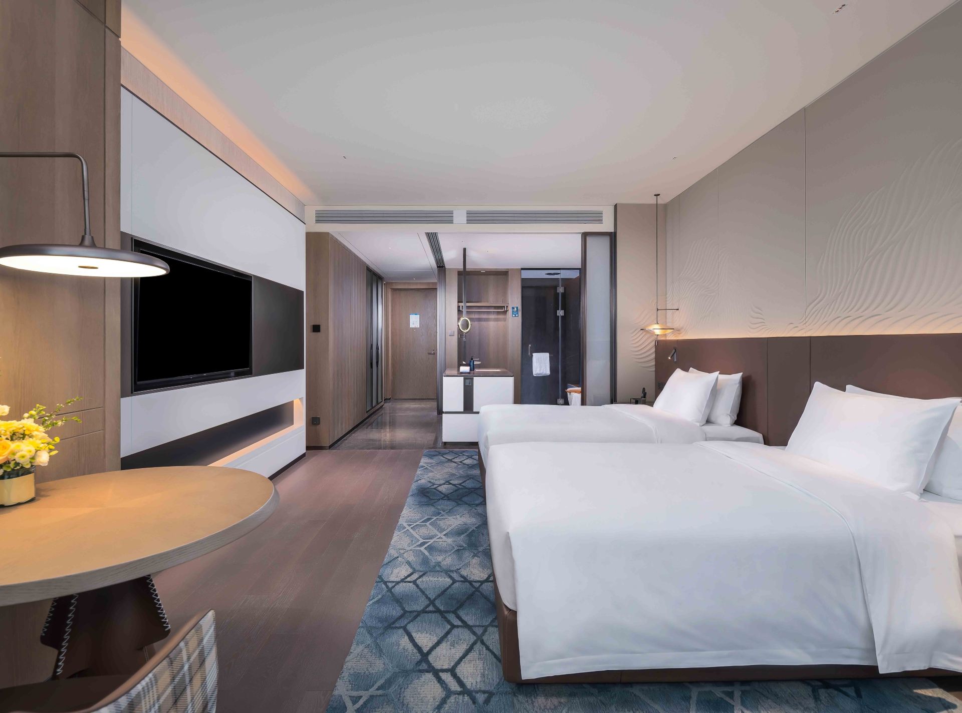 Deluxe 2-Bed Room