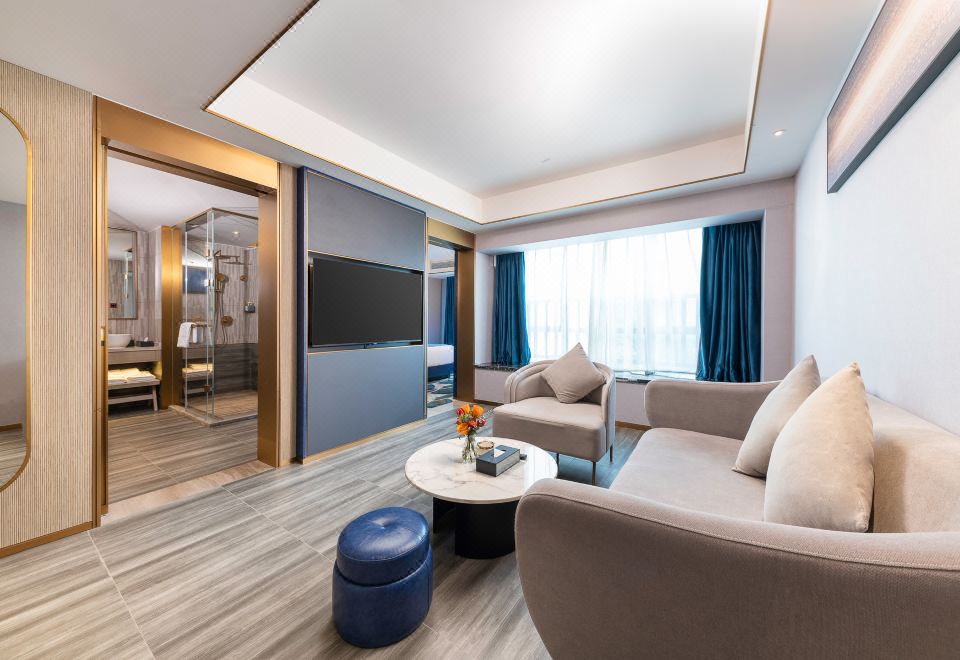 Jiyue Hotel (Nanxiong RT-Mart)Cozy Mini Suite - 1-Room, With View (1 Living Room, Balcony, Fridge, Sofa)