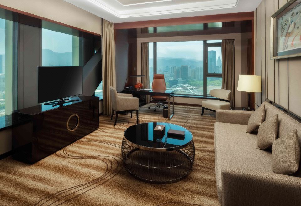 皇冠高級黃河景套房