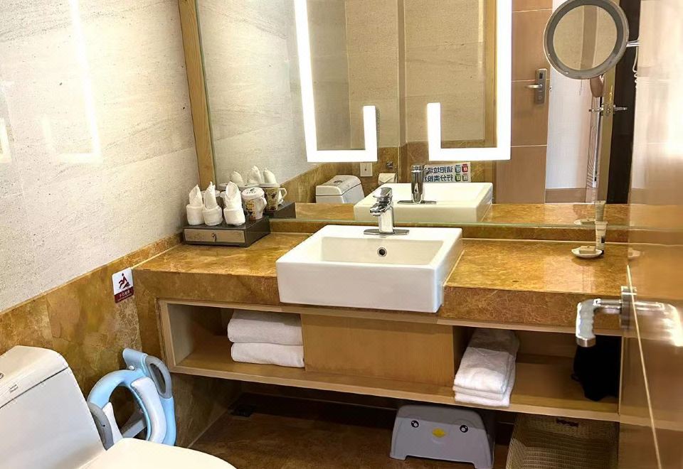 Bishuiwan Hot Spring ResortNew York Family Room - New York Urban Style & Airplane Bed Experience