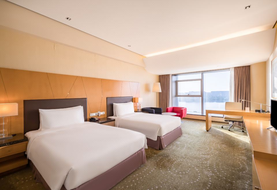 行政湖景雙床房