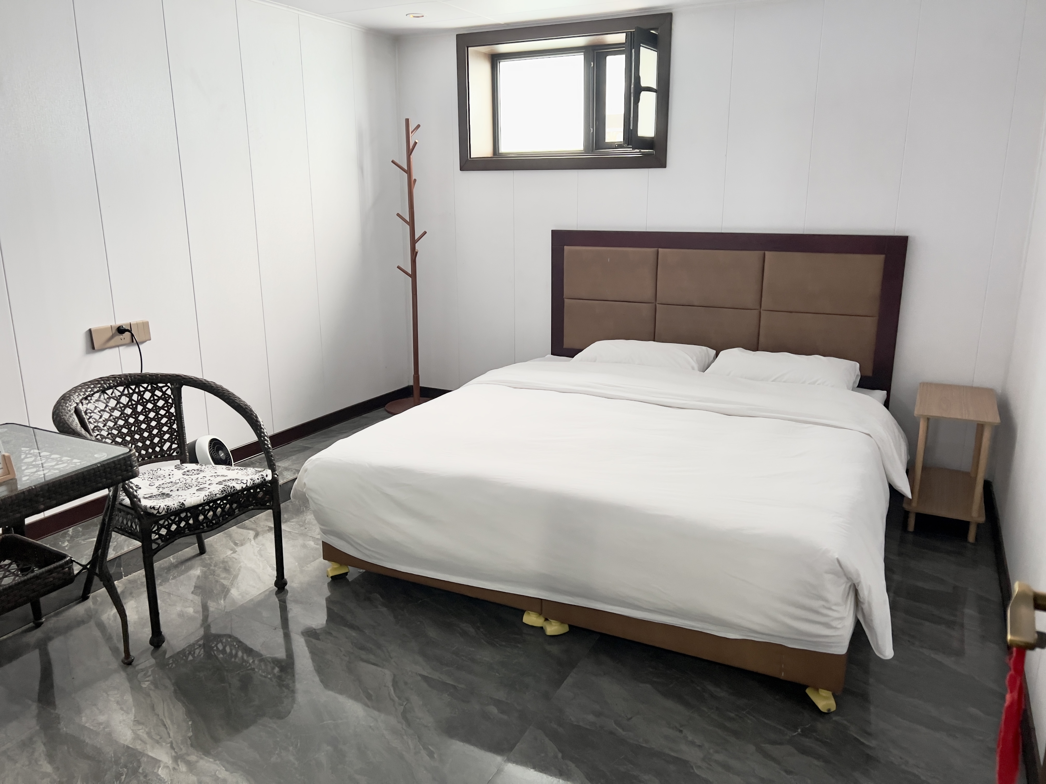 特价大床房（地暖）