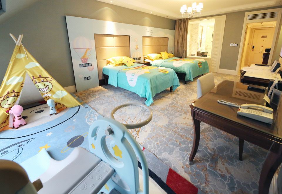 SeaView Garden Hotel QingdaoFamily Room (Pitched Roof)