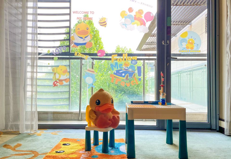 B.duck小黃鴨家庭主題房