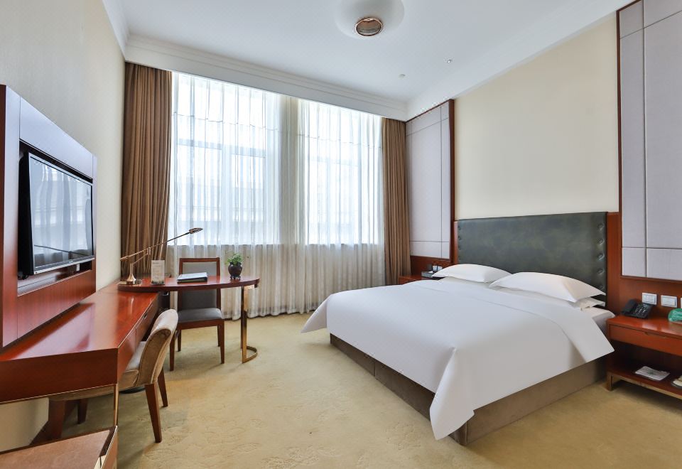 主楼舒适大床房