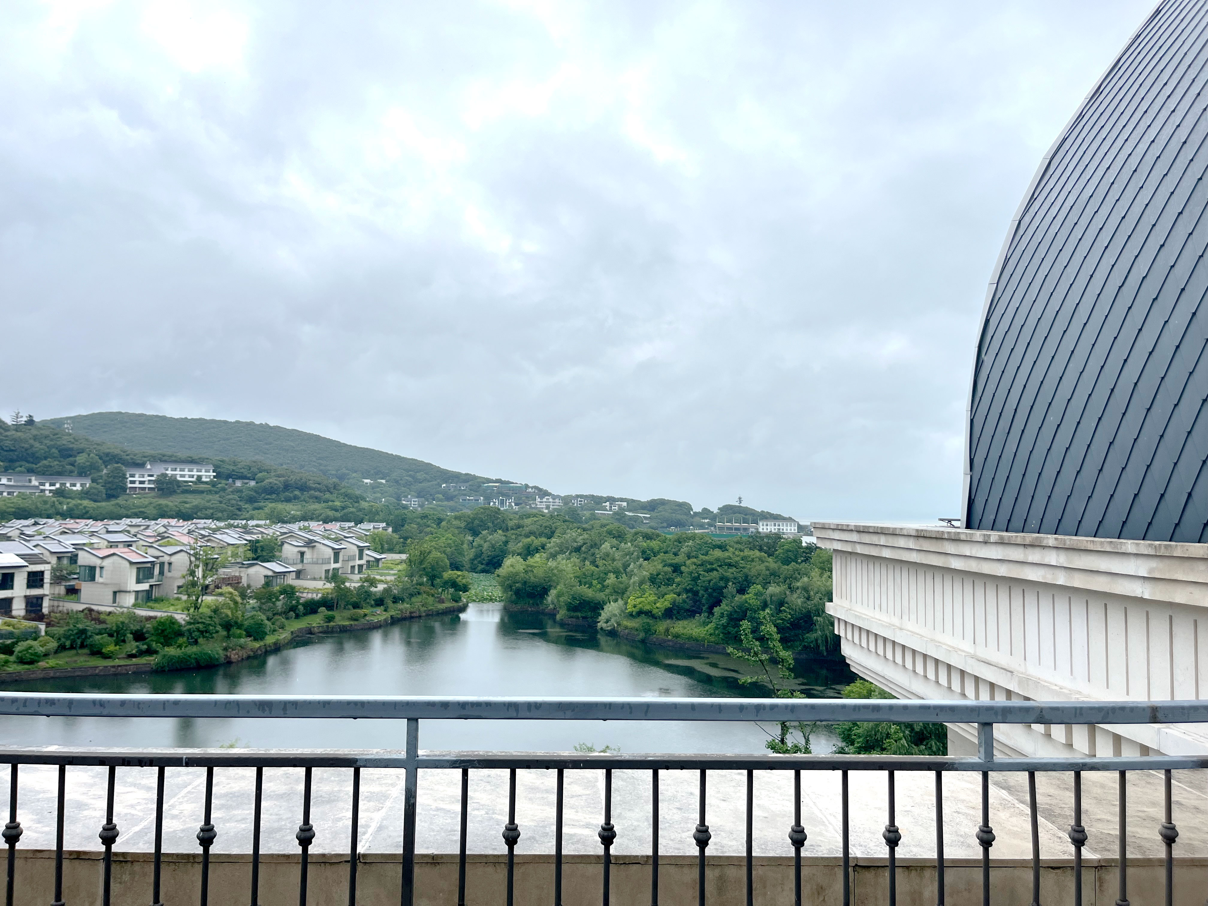园景阳台套房（浴缸＋阳台）
