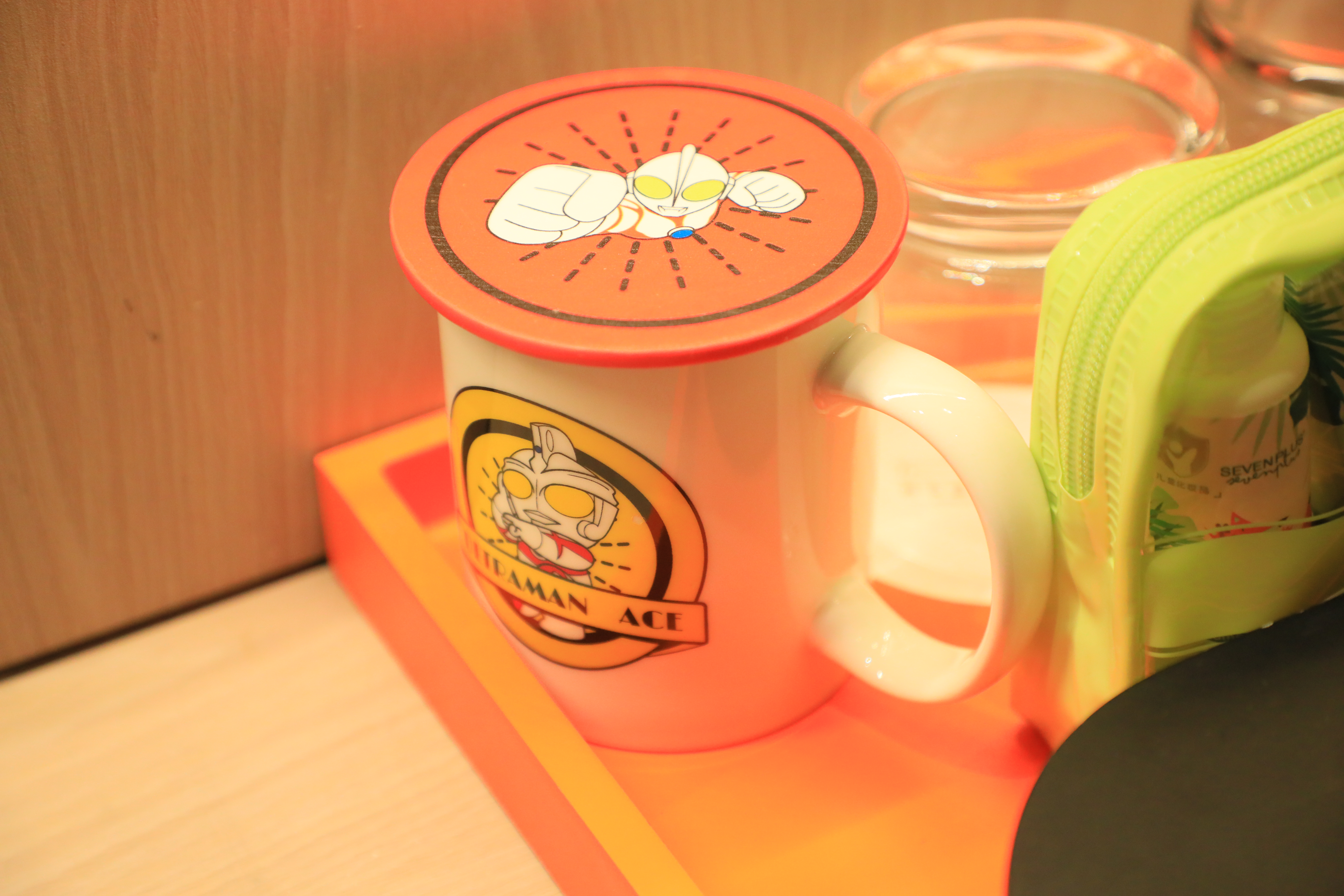 经典奥特曼主题湖景亲子房