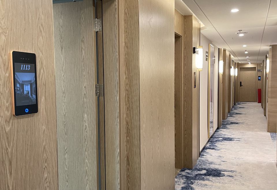 行政智能大床房（小度智能客控+智能马桶）