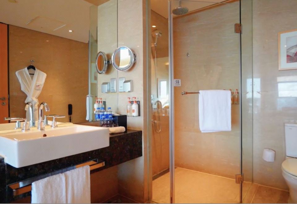 行政湖景雙床房