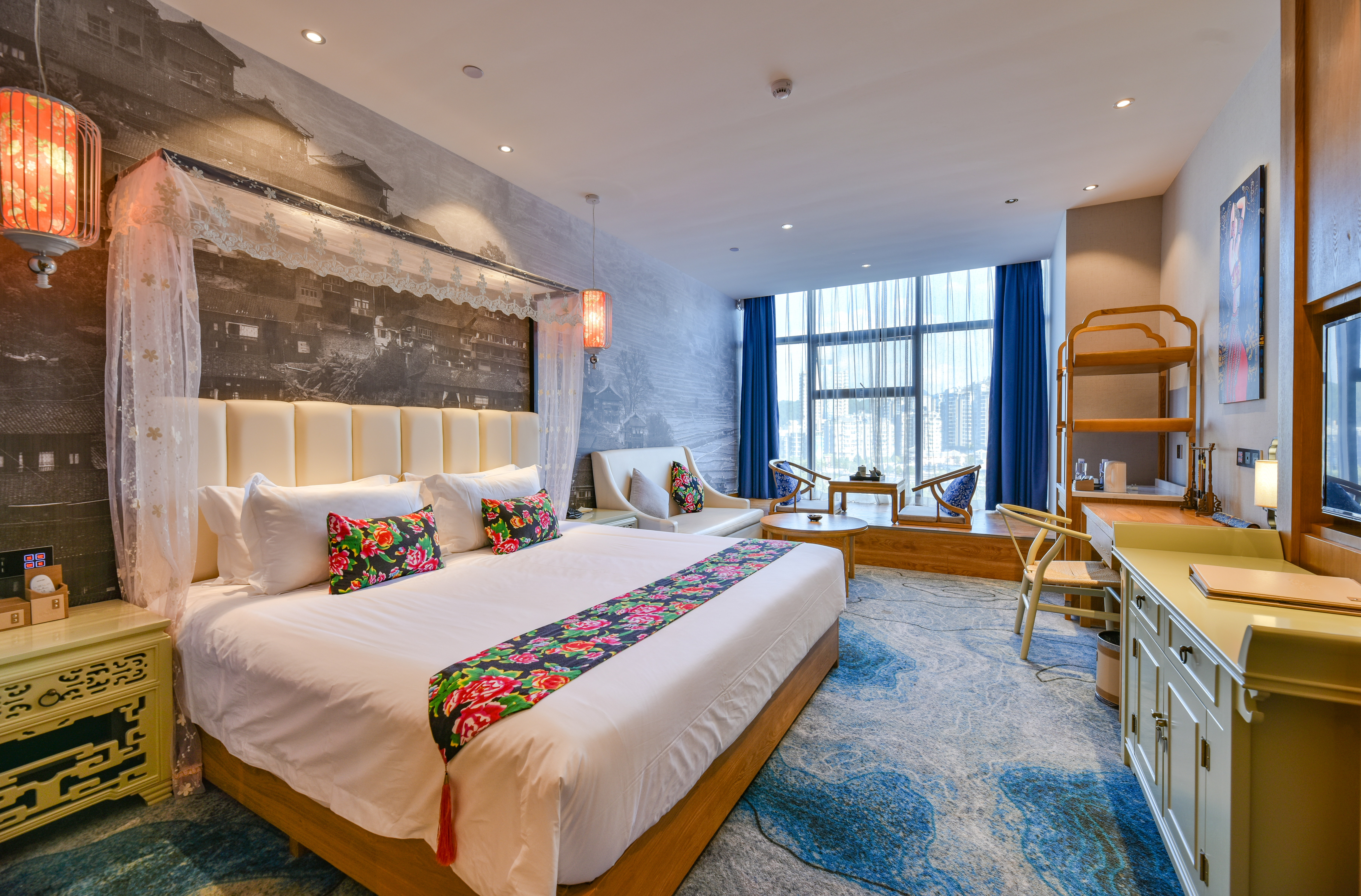 江景女权大床房-智能客控-浴缸-徕芬吹风机-全景落地窗