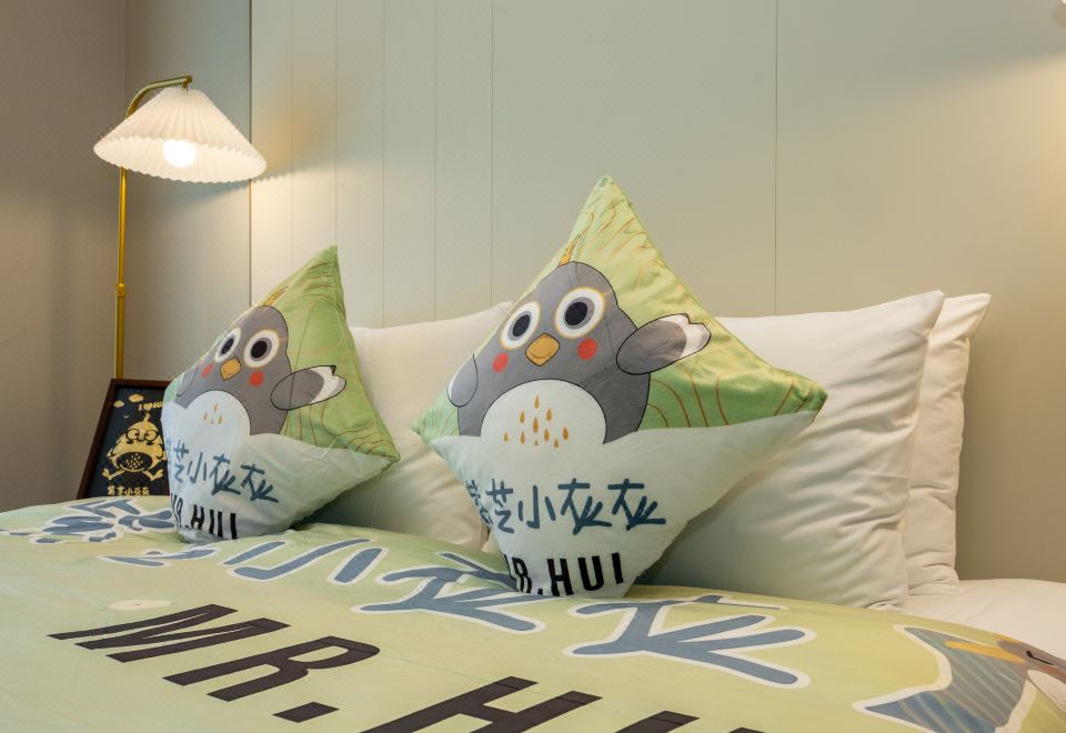 紫芝小灰灰家庭主题套房