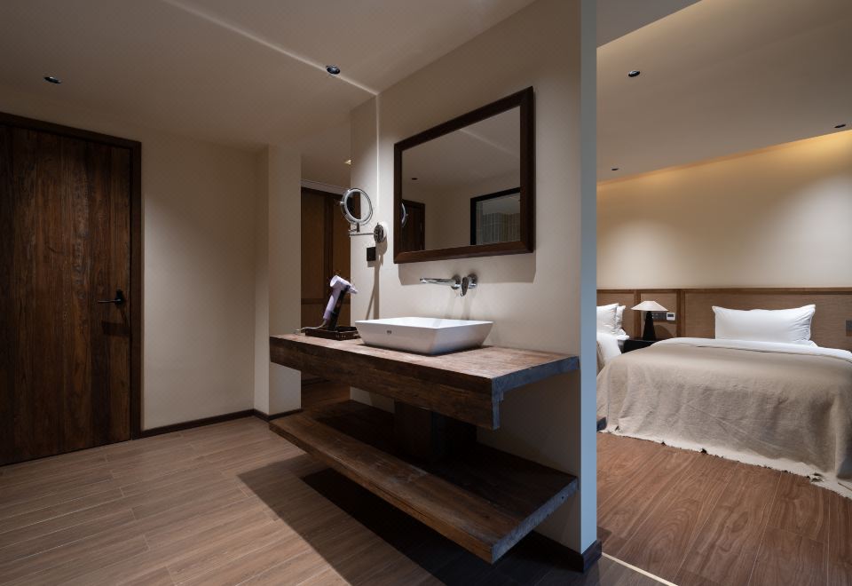 梧影.阳台观景家庭房-零压床垫︱智能客控︱极米投屏