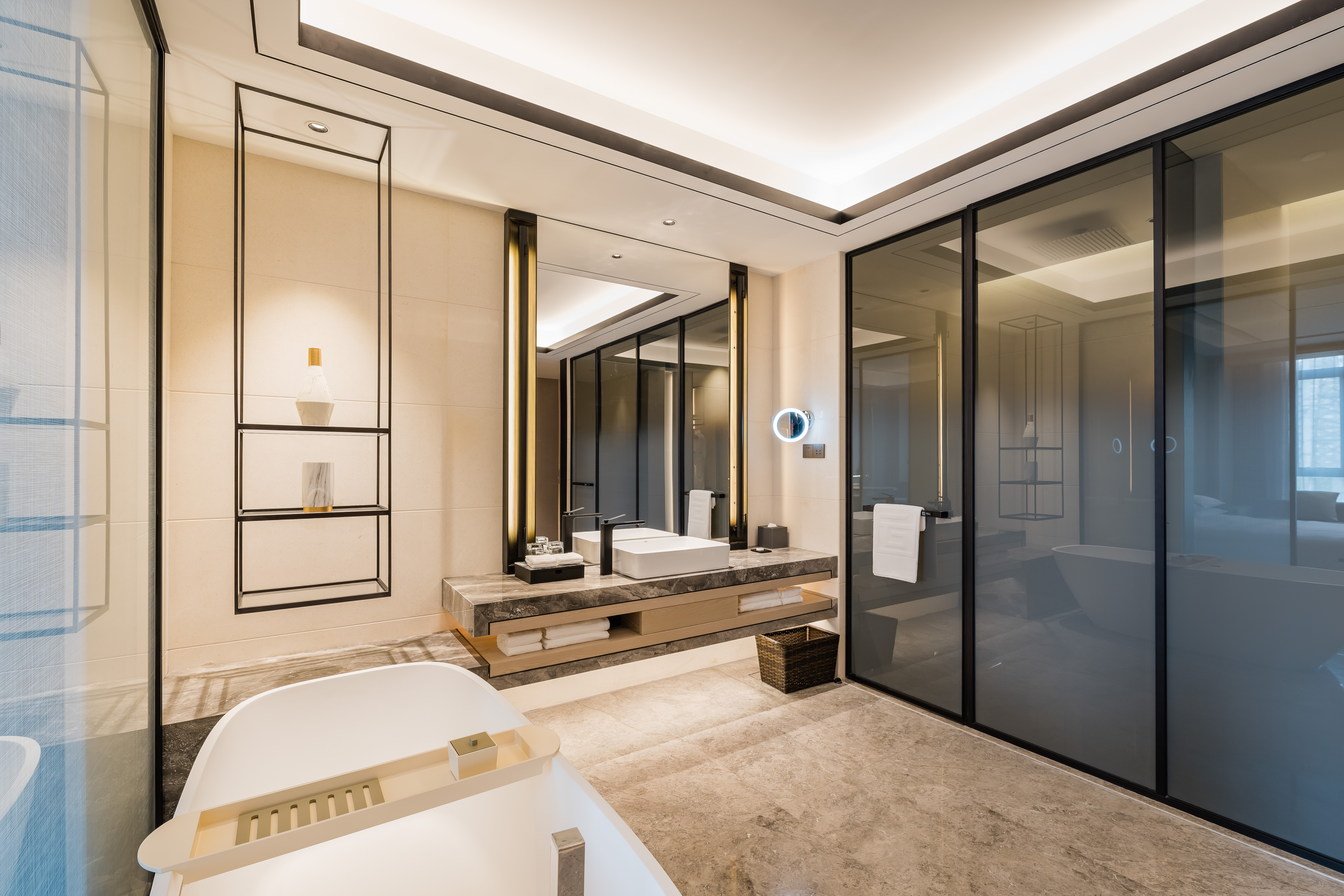 行政套房（浴缸+冰箱+手机投屏）