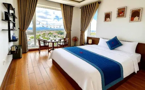 Thu Hien Hotel – Near the Market with Projector