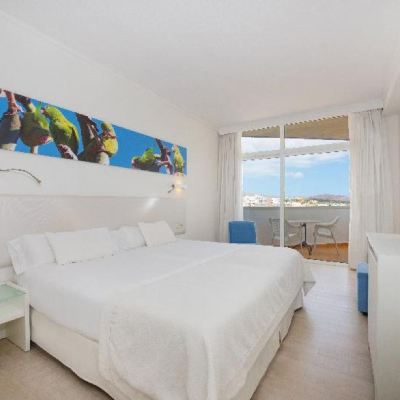 Interconnecting Double Room (2 adults + 3 children)