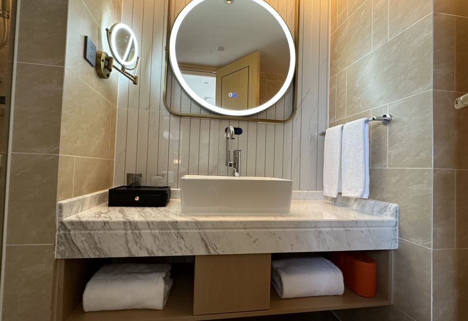 豪华大床房（愉梦床垫+小度语音智能客控）