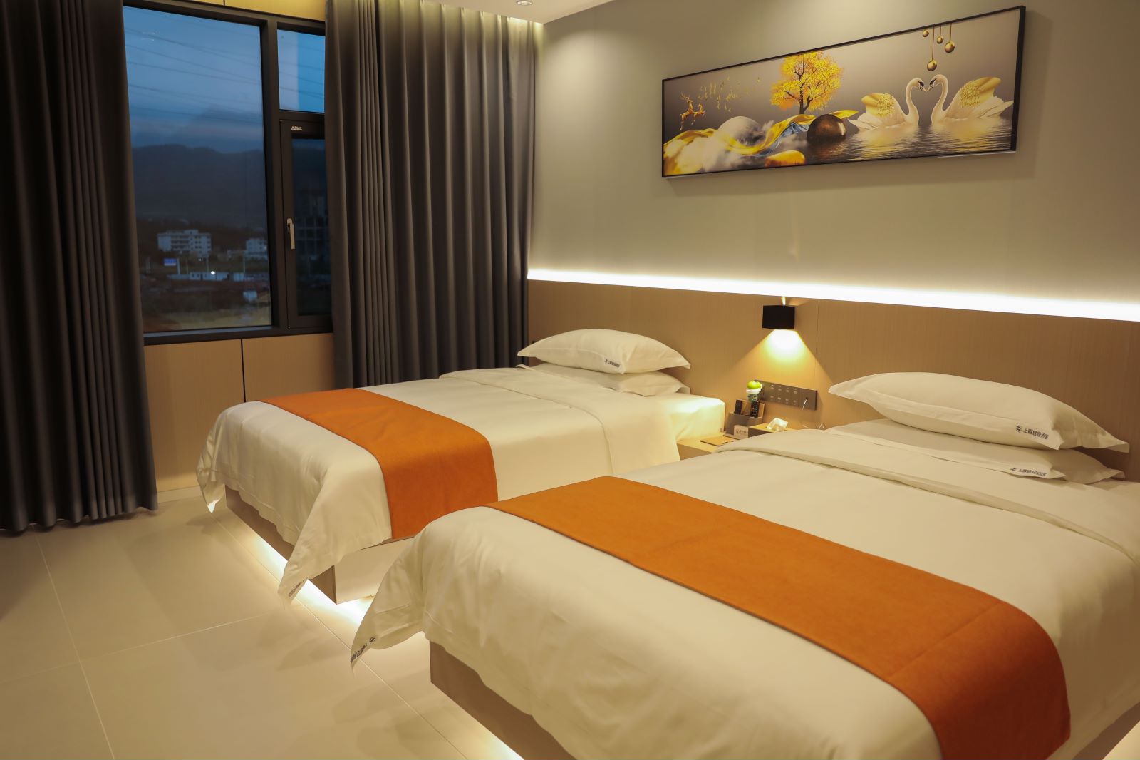 智能双床房（全屋语音智能控制）