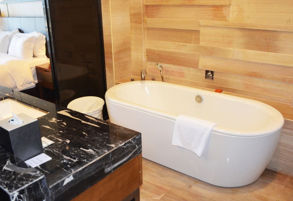 公寓樓高級湖景大床房