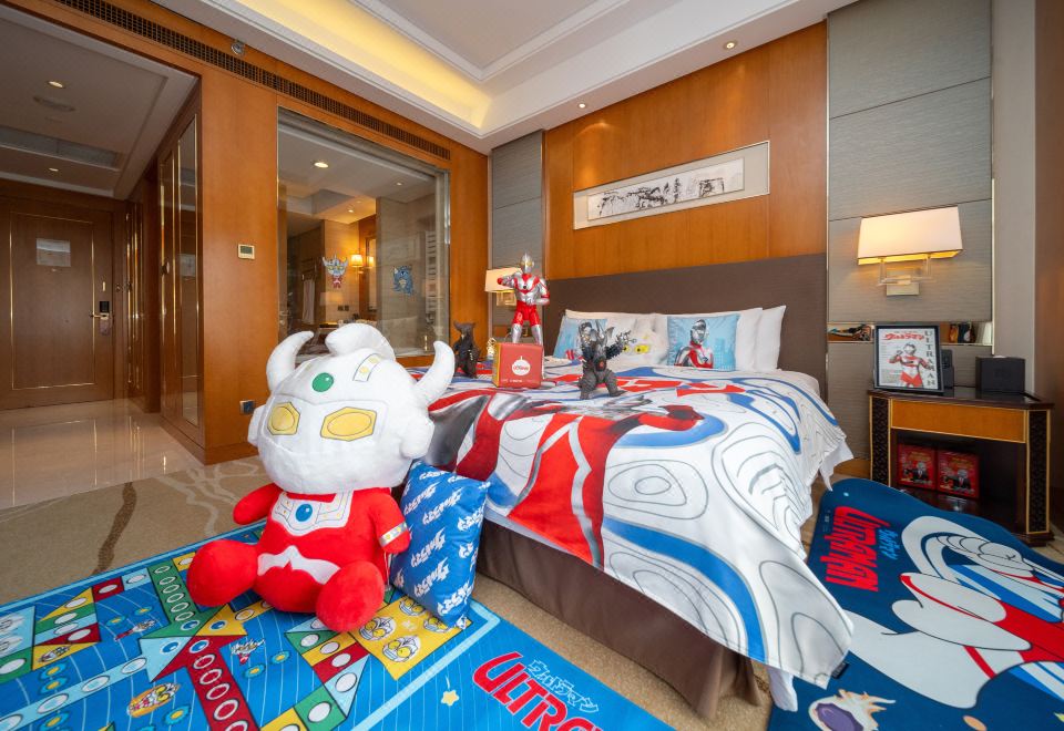 奥特曼豪华长城景观大床房