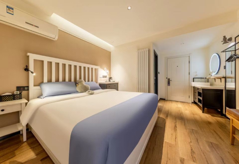 Budget Double Bed Room (Brand Mattress + Down Pillows)