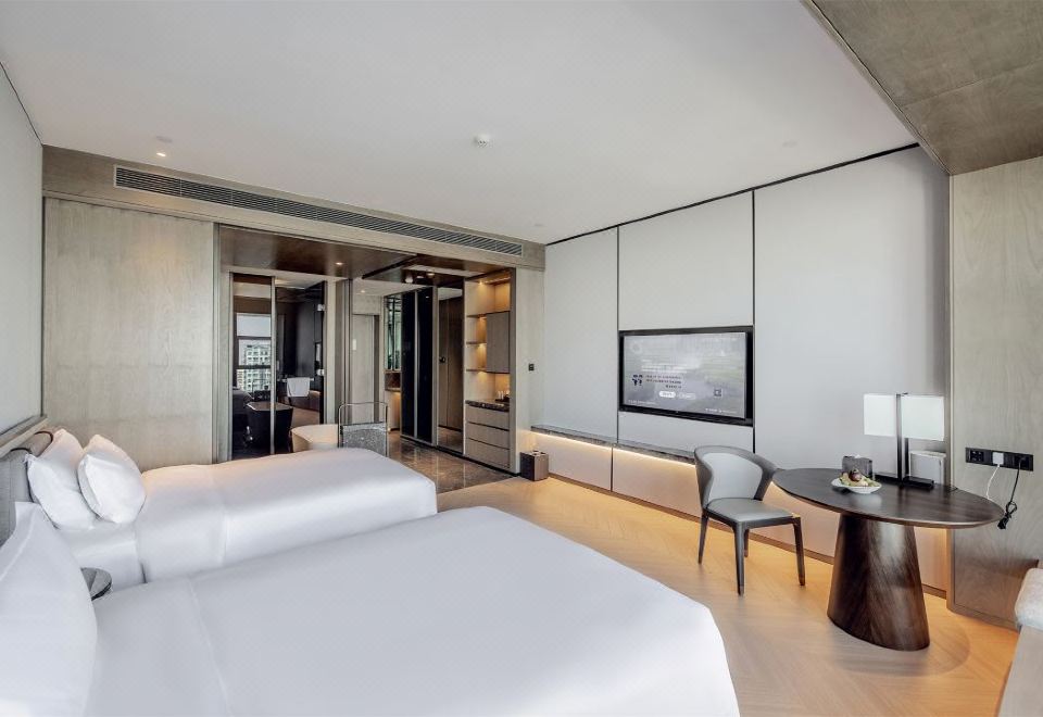 Xinghua Changjiu International HotelSuperior Deluxe Twin Room With Smart Guest Control + Bluetooth Audio + Fresh-keeping Refrigerator