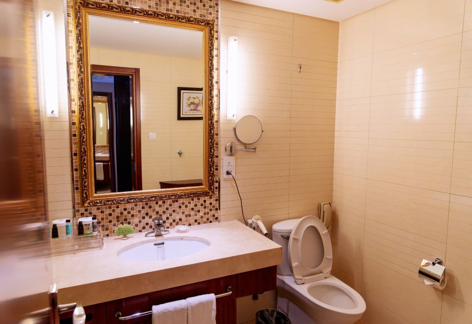 Hua Bin International HotelMisty Double Bed Room (Closed Window)