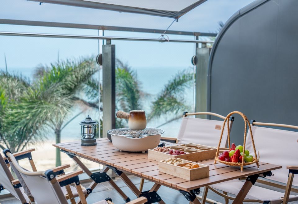 海嶼聽潮露營主題大床房