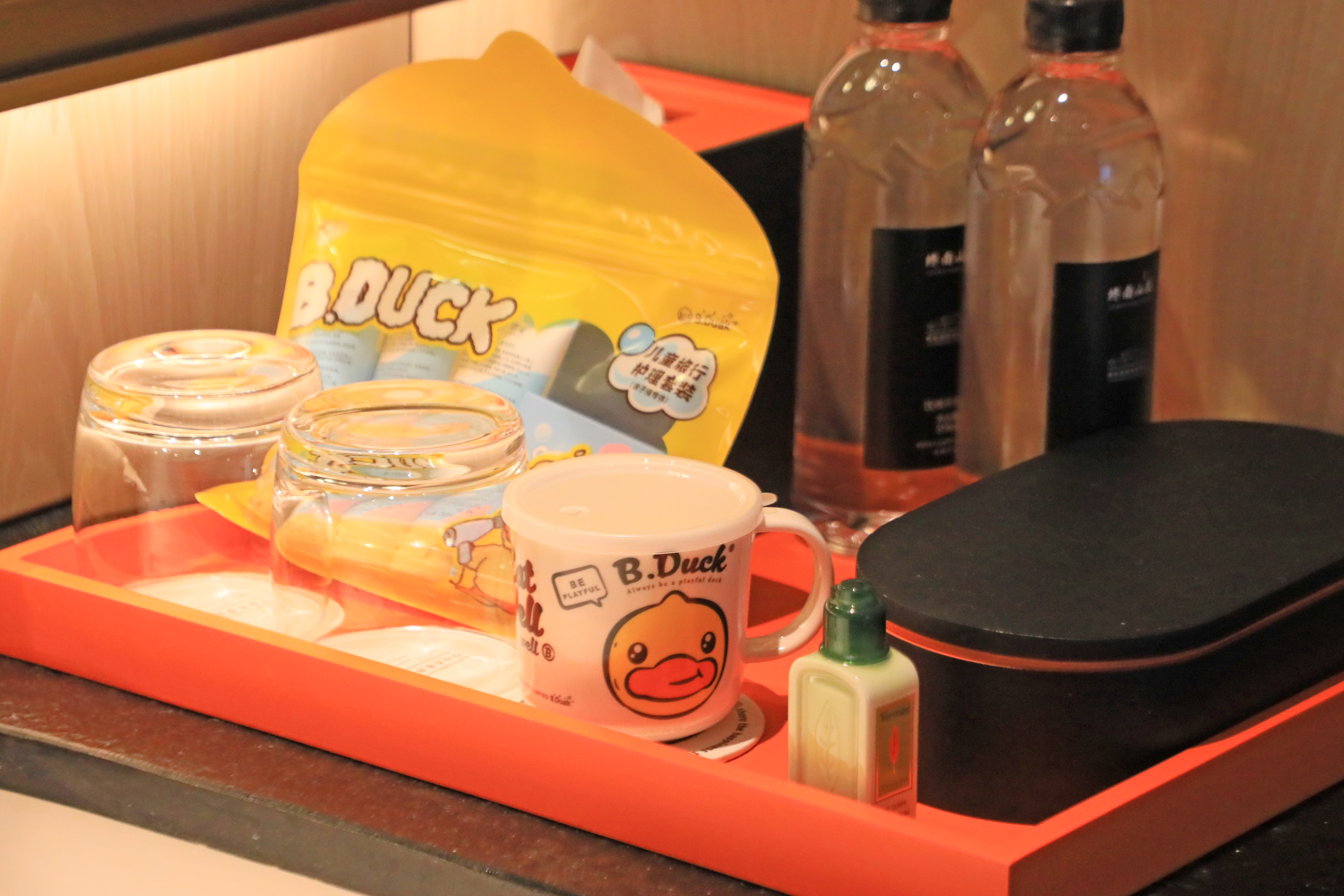 小黄鸭主题湖景套房