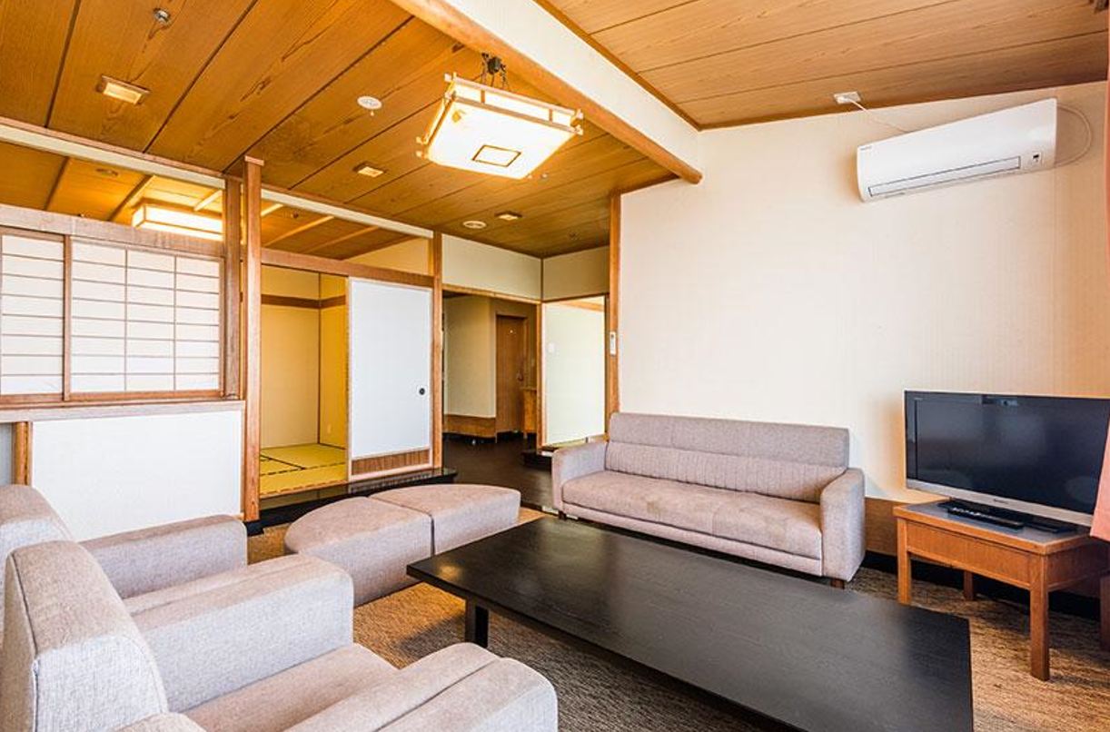 【无烟】高级日式客房，配备西式双人床和室内浴室