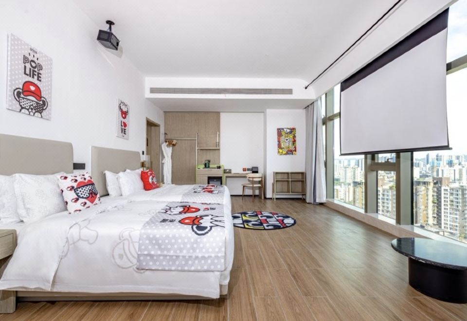 泰迪主題親子房（高清投影+智能客控+童趣體驗）