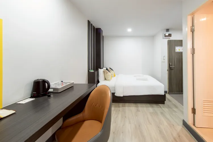 ห้องซูพีเรียร์ เตียงใหญ่ 1 เตียง